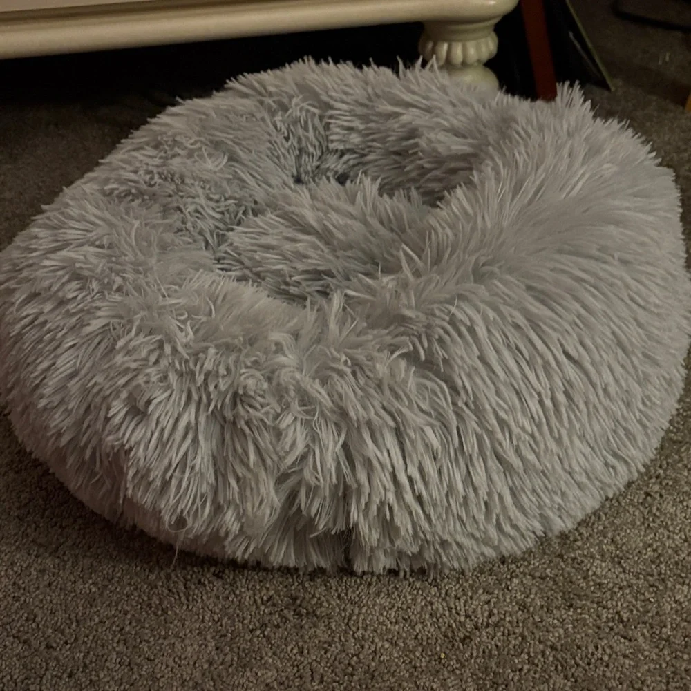 Small Fluffy Gray Pet Bed!
